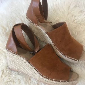 GAP✨❤️Sale❤️✨✨Wedge/Espadrilles Shoes Like New!!